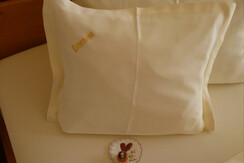 Pillow & Mozartkugel 01a