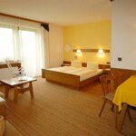 obrázek ap./comb. living-bed-room/bathtub, WC