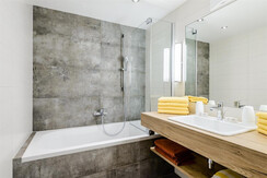 Landhotel Kolb - Familienzimmer - Badewanne