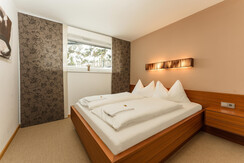 TOP 4 - Bedroom with double bed