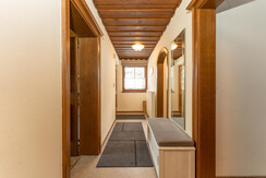 Top 1 - Entrance area