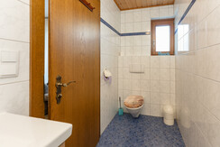 Top 2 - Toilet in bathroom 2
