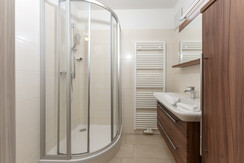Top 1 - Bathroom with shower