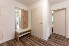 Top 1 - Anteroom and wardrobe