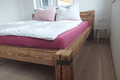 Mountain Whisper_Holzbett