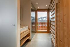 Sauna & Bathroom