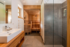 in totsal three bathrooms