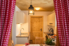 _DSC3042_Zierfesnster in Küche