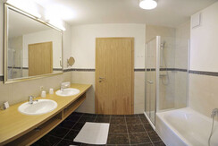 Familienzimmer-Suiten-Hotel-Gürtl