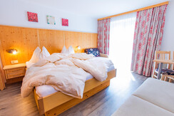 Zimmer mit Schlafcouch