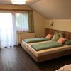 Foto van room with 4 beds with shower, WC