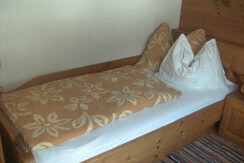 Familienzimmer-Pension-Gamsjäger-im-Naturpark-Sölk