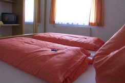 Blick-Bergwelt-Natur-Erholungs-Urlaub-in-der-Pensi