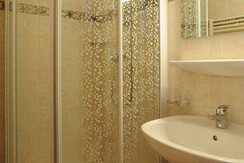 Blick-Bergwelt-Natur-Erholungs-Urlaub-in-der-Pensi