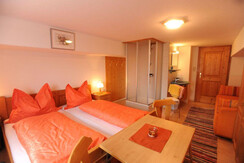 Blick-Kleinsölk-Natur-Erholungs-Urlaub-in-der-Pens