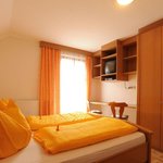 Pomiń zdjęcie family room with shower, WC