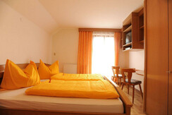 Familienzimmer-Natur-Erholungs-Urlaub-in-der-Pensi