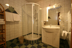 Shower/Toilet