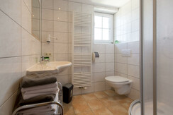 Badezimmer, Familienzimmer für 4 Personen