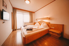 Schlafzimmer 2 App. Dachstein