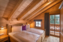 Almhuetten-Prenner Alm-Schlafzimmer-Obergeschoss_2