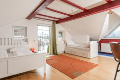 Schlafzimmer1 mit Doppelbett und ausziehbaren Bett