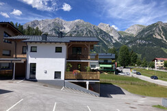 11775F90-106A-467A-88E2-89A34DE857BF