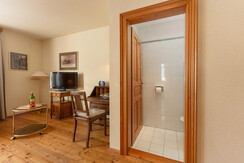 Double room with separate toilet