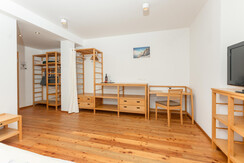 Spacious double room Green Earth