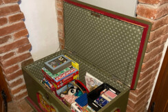 Werkstattl Truhe mit Spielsachen