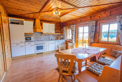 Küche mit Essbereich