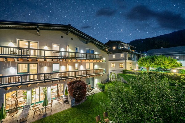 Hotel Reiter Außenaufnahmen Nacht--2