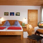 Pomiń zdjęcie family room with shower, WC