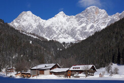 Sattlehnerhof Winter mit Dachstein