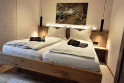 Dvoulůžkový pokoj s oddělenými postelemi a vlastní koupelnou