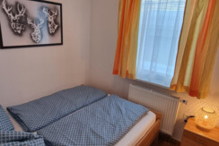 Bedroom 1 - Bed 160cm