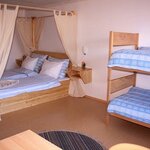 obrázek room with 4 beds with shower, WC