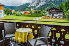 215efc11c4eb2f6c1d8613420f1a378e