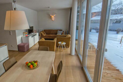 Apartment Sonnenhaus Esstisch offener Wohnraum