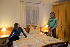 Pokoj  (manželská postel a rozkládací pohovka pro 4 osoby)