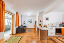 Eat-in kitchen with access to the balcony