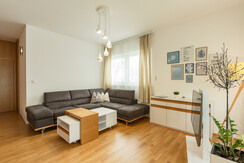 Top 4 - Wohnraum mit Schlafsofa für 2 Pax