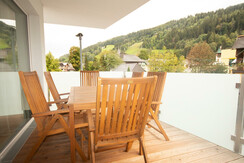Top 4 - Terrasse mit Blick auf die Planai