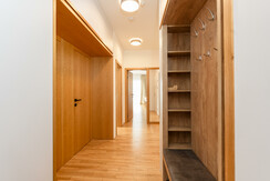 Top 4 - Vorraum und Garderobe