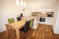 Top 2 - Esstisch mit Küche