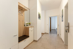 Top 6 - Vorraum mit Garderobe