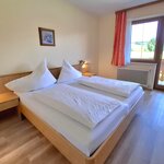 Photo of triple room with shower, WC