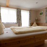 Bild von Dreibettzimmer mit Dusche, WC