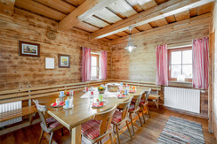 Steiner´s Blockhütte | bitte nimm Platz