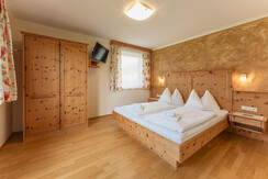 Bedroom 2 with double bed App. Cattle pasture